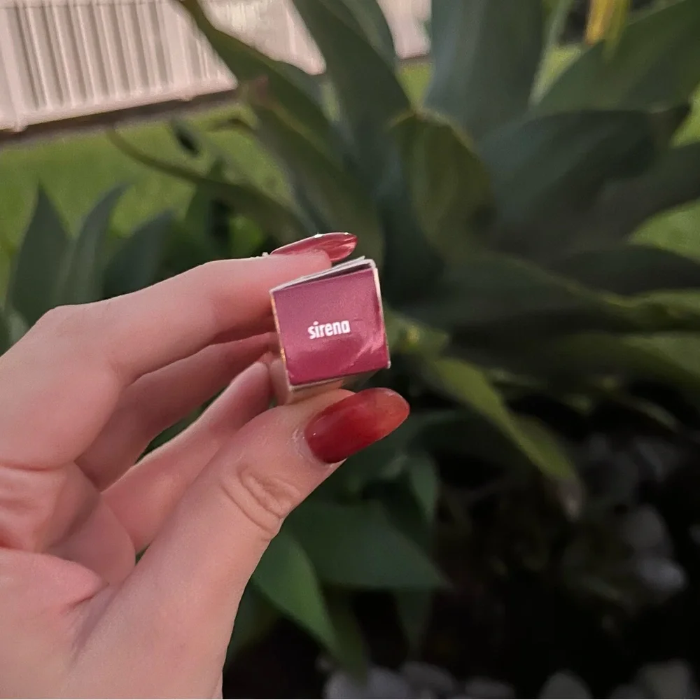 BNIB Stila Liquid Lipstick • Sirena